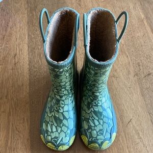 Boy’s Western Chief Dinosaur Fur Lined Pull-On Rainboots Size 13 1/2. Preowned.
